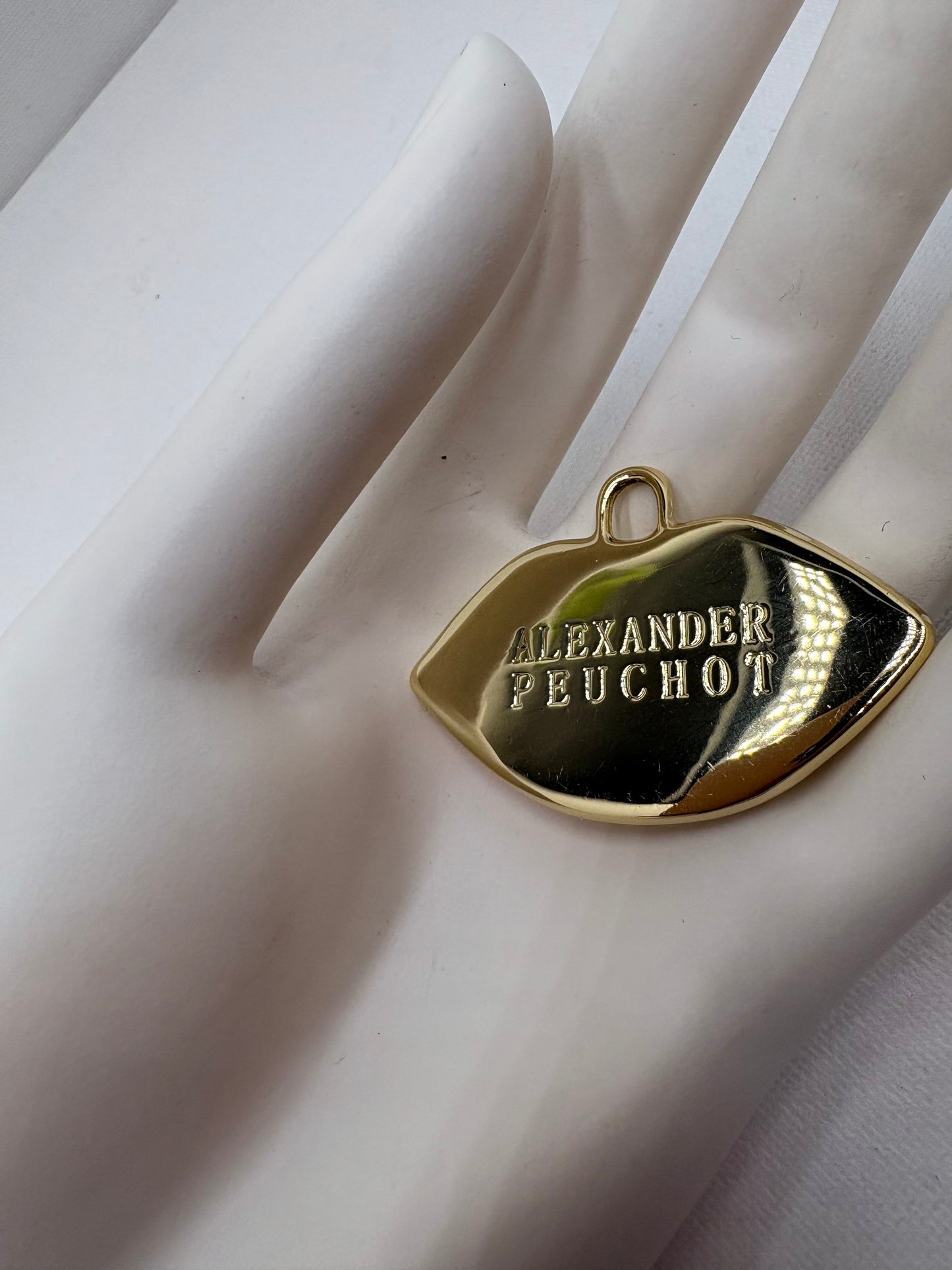 The Signature Lip No.1